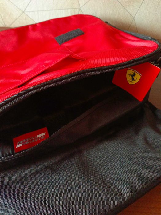 Torba na laptop firmy Ferrari