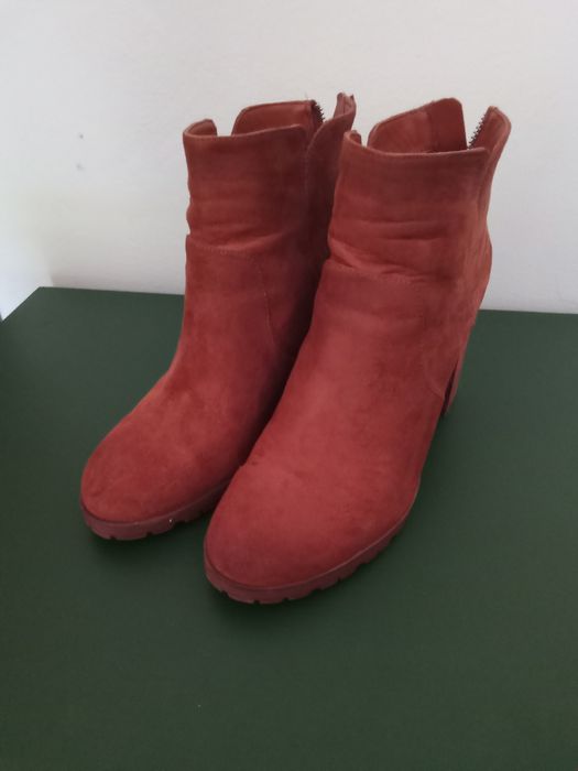 Botins salto castanho