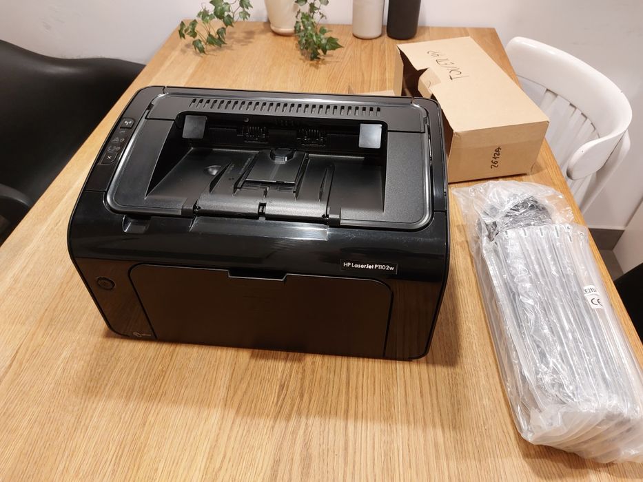 Drukarka laserowa HP LaserJet P1102w wifi; 4 000 przebieg + dwa tonery