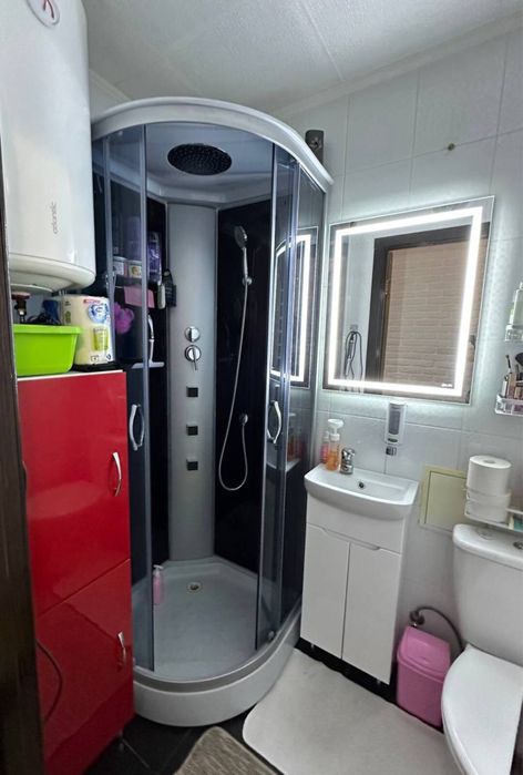 Продаж 1-кімнатної квартири гостиничного типу в затишному районі