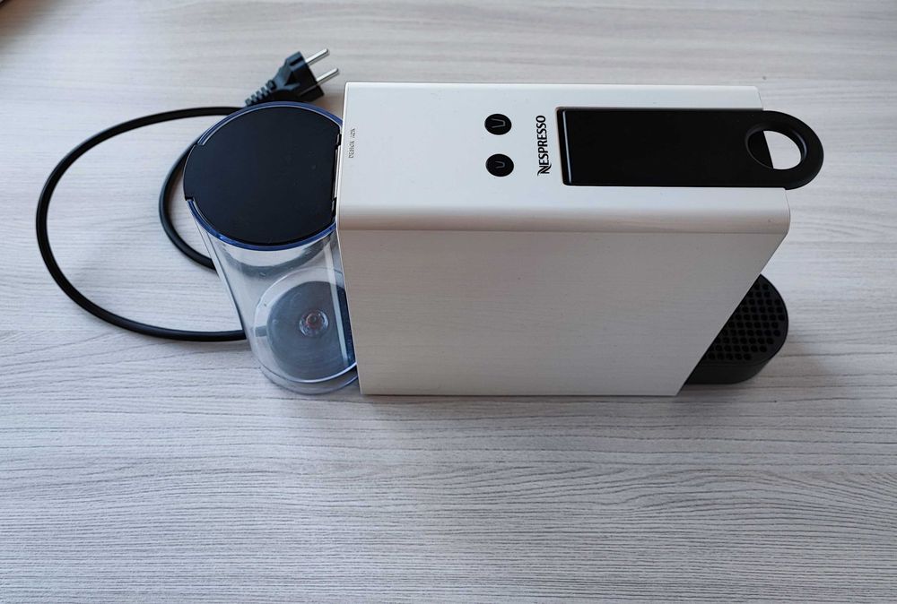 Nespresso Essenza Mini Krups Biały