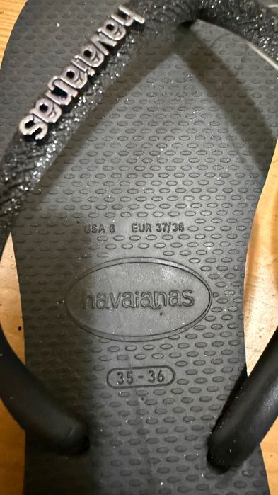 Vendo Havaianas originais de cor preta