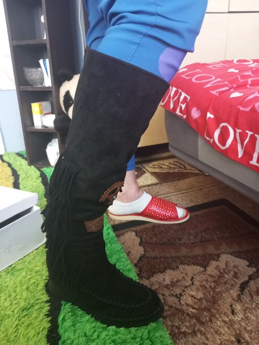 Długie buty zamszowe 37