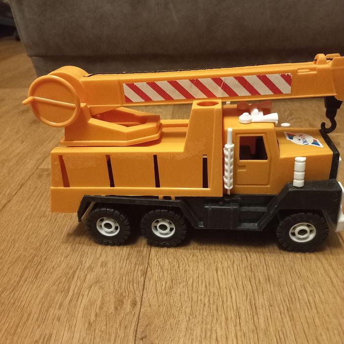 Іграшка машинка-кран