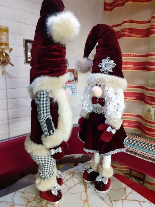 Парочка святкових гномів