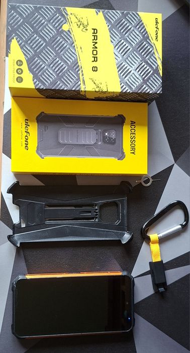 Smartfon armor 8
