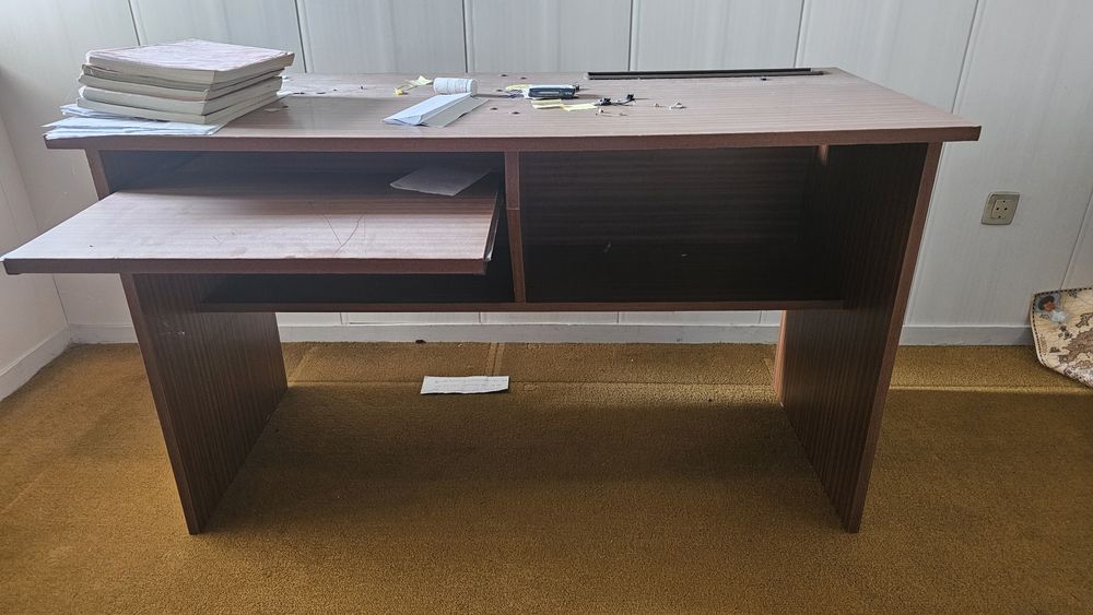 Mesa secretária de computador