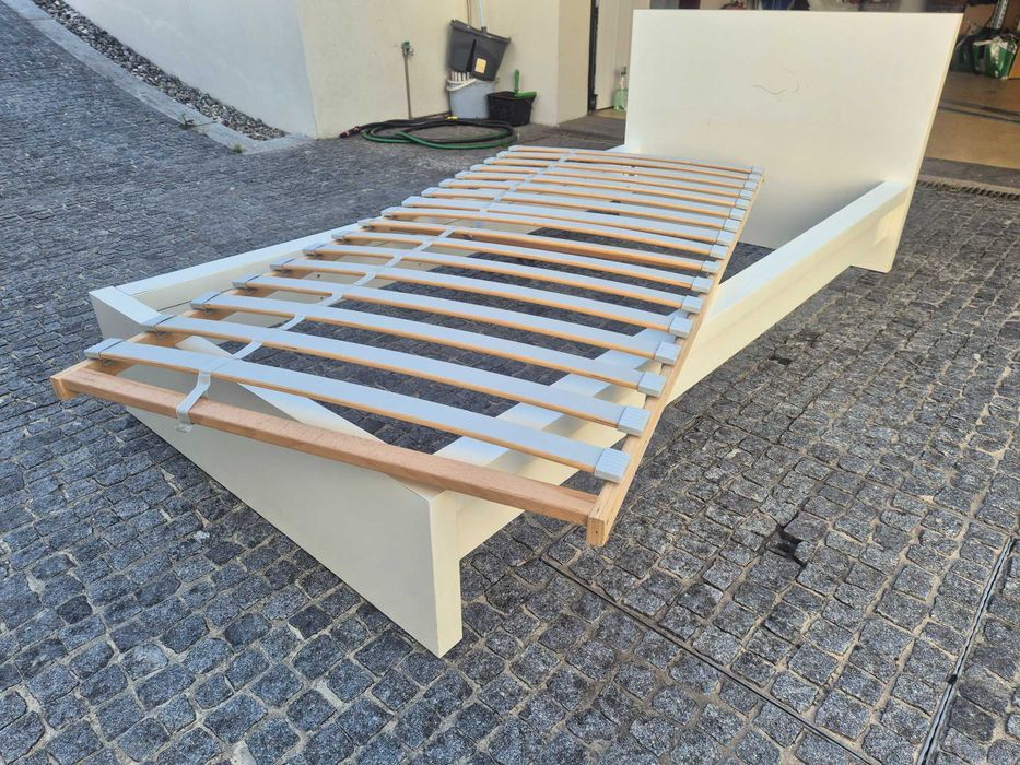 Cama completa com colchão solteiro