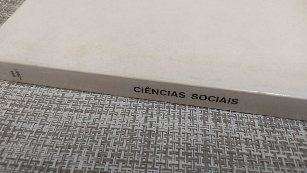 Livro: Ciências Sociais, Óscar Soares Barata