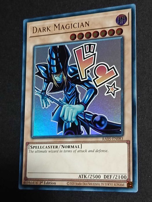 *Novo Set* Yu-Gi-Oh! 1.ª Edição 'Dark Magician' (V.1 - Stramped Ultra Rare) - RA05-083 - Rarity Collection 5 - Carta de 2026