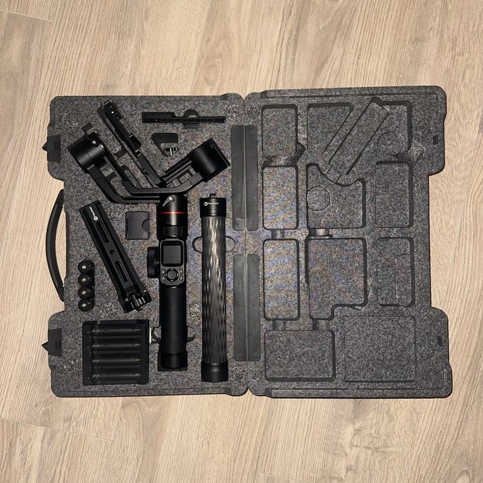 Gimbal FeiyuTech Ak2000 + Uchwyt dwuręczny + moduł follow focus V2