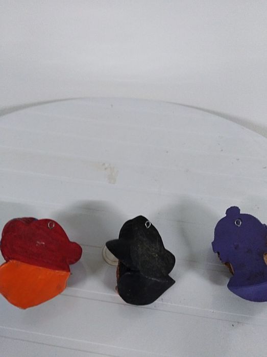 3 Decorative Collectible Faces64751797221251123