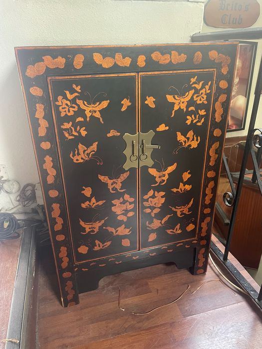 Armário de estilo oriental