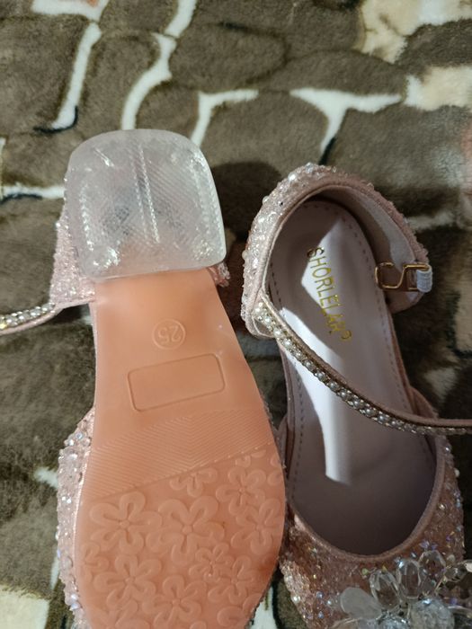 Продаю дитяче взуття