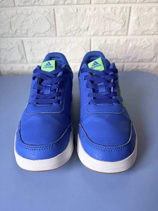 Кросовки Adidas 35,5p мокасини хайтопи кросівки