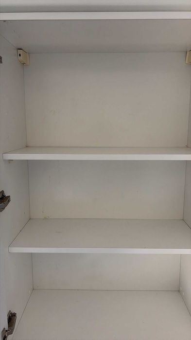Cozinha completa com móveis, bancada e lava-loiça – Barreiro