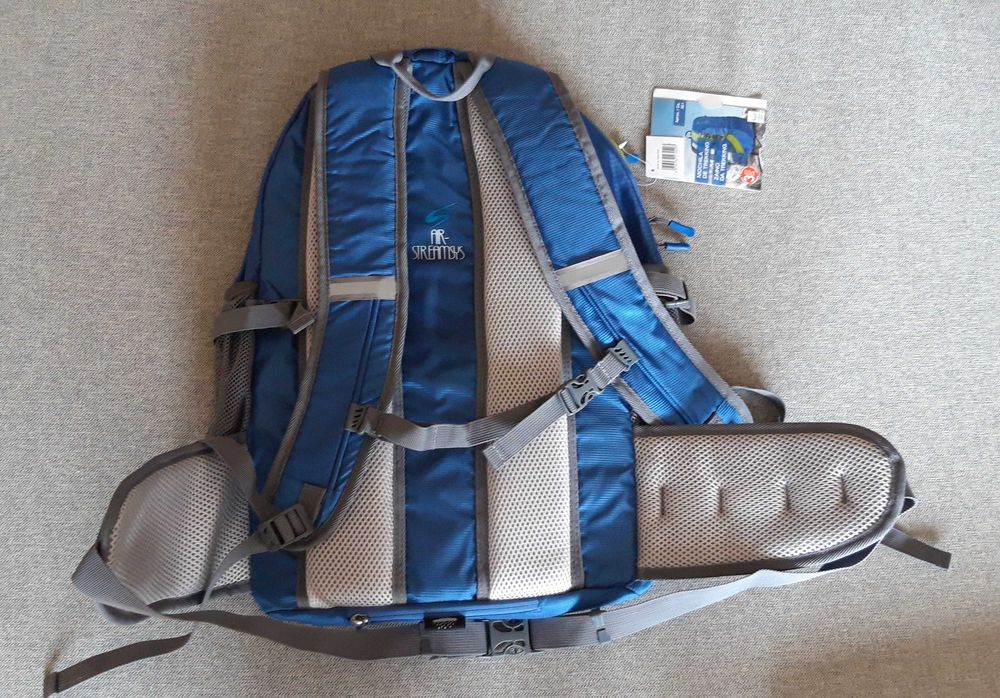 Mochila de trekking, caminhada, montanhismo - Artigo NOVO.