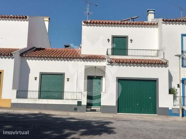 Moradia T3 com quintal e garagem