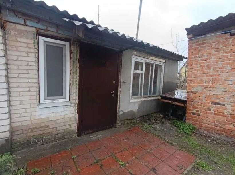 Продам 2-х кімнатну квартиру в Дергачах, р-н центру.