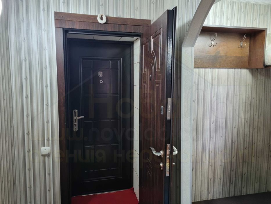 3 кімнатна квартира 82м2 з ремонтом в цегляному будинку в районі Круг