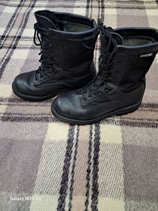 Берці " Gore-Tex"" 41 (стелька 27 см)розміру та Бахіли військові 42-45