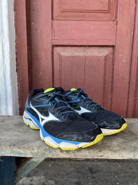 Кросівки Mizuno Wave Ultima 9