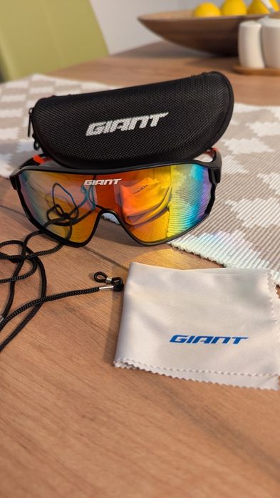 Okulary Giant wraz z gratisami,nowe