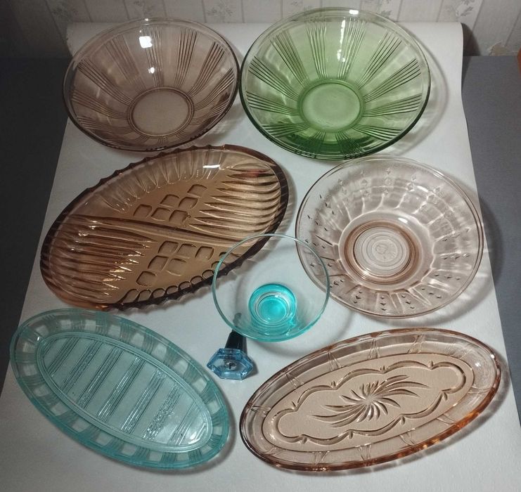 Большие блюда, ручки, цветное стекло, почти новые