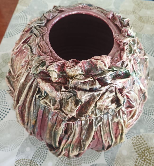 Vaso drapeado feito à mão