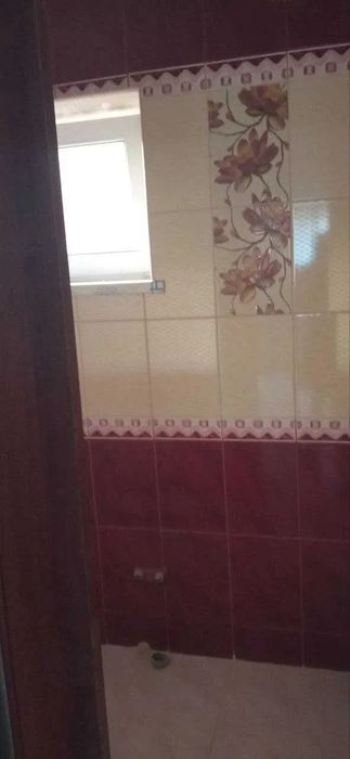 Продам новозбудований будинок з газовим опаленням в центрі міста.