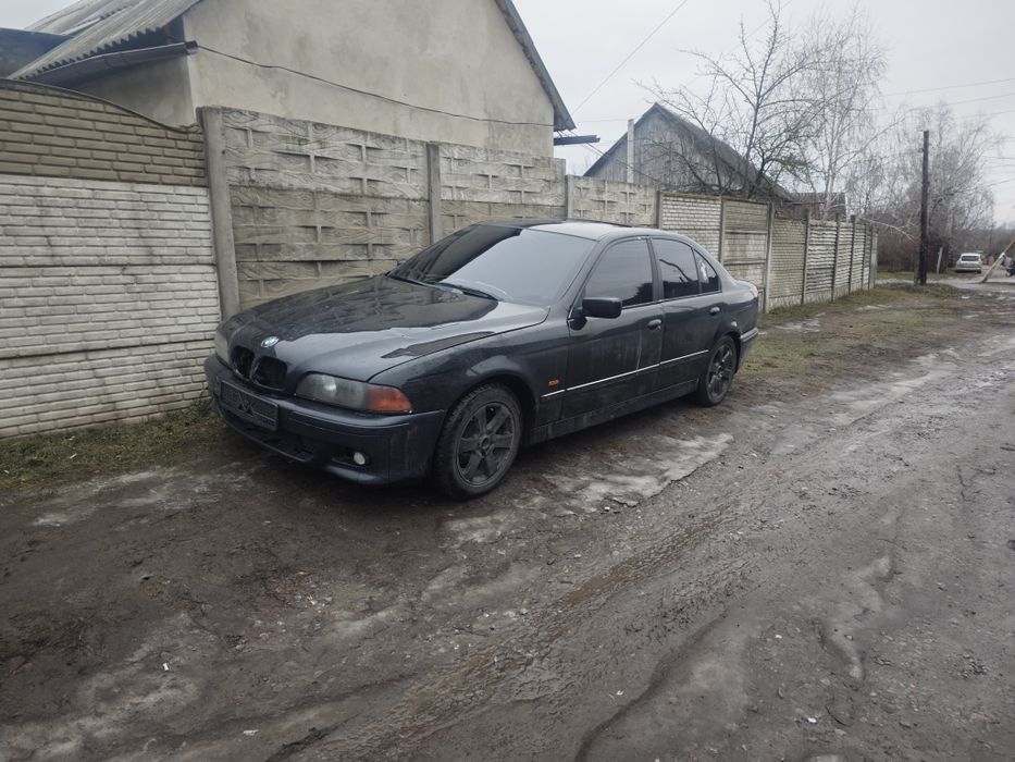 BMW e39 528, торг уместен
