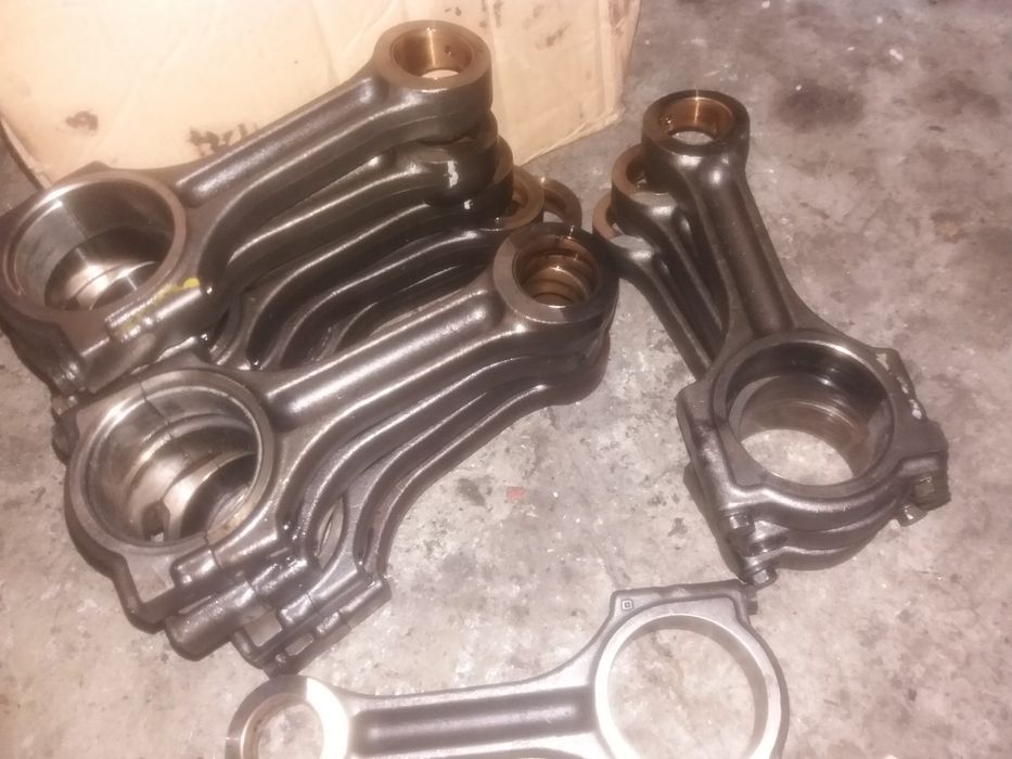 Поршні Шатуни Рено Мастер Трафік Спрінтер Лагуна Еспейс 2.2 -2.3 -2.5