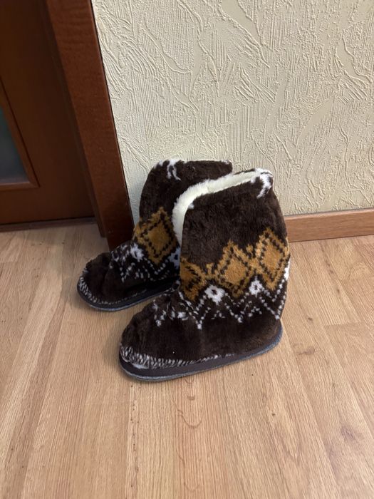 Чуни высокие, тапки из овечьей шерсти, капці на овчині чуні, теплі