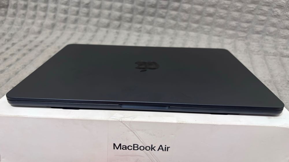 MacBook Air 13 2024 M3 16/256gb