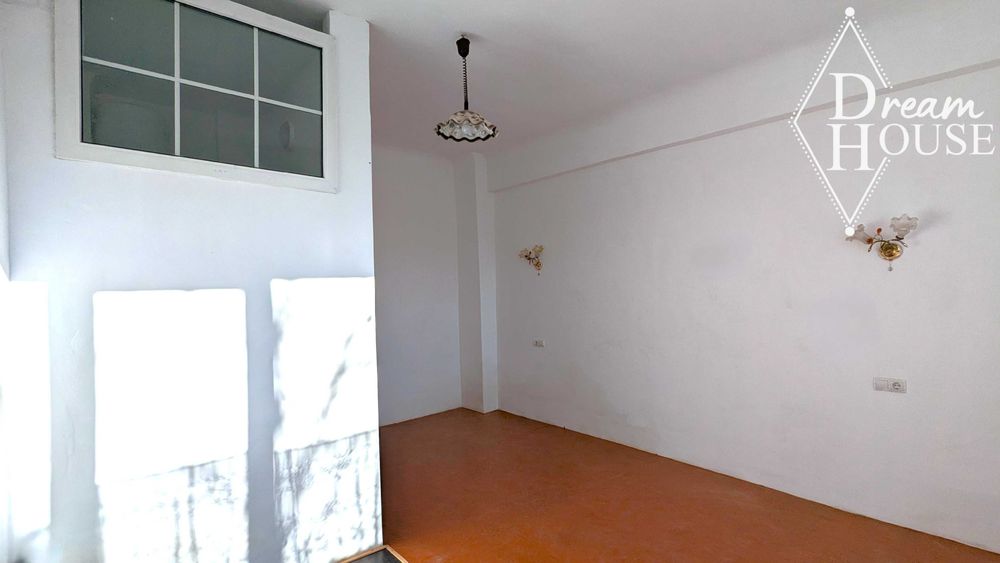 Продам кімнату в гуртожитку з власними зручностями