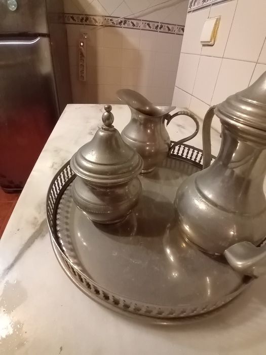 Conjunto de Peças Antigas em Estanho