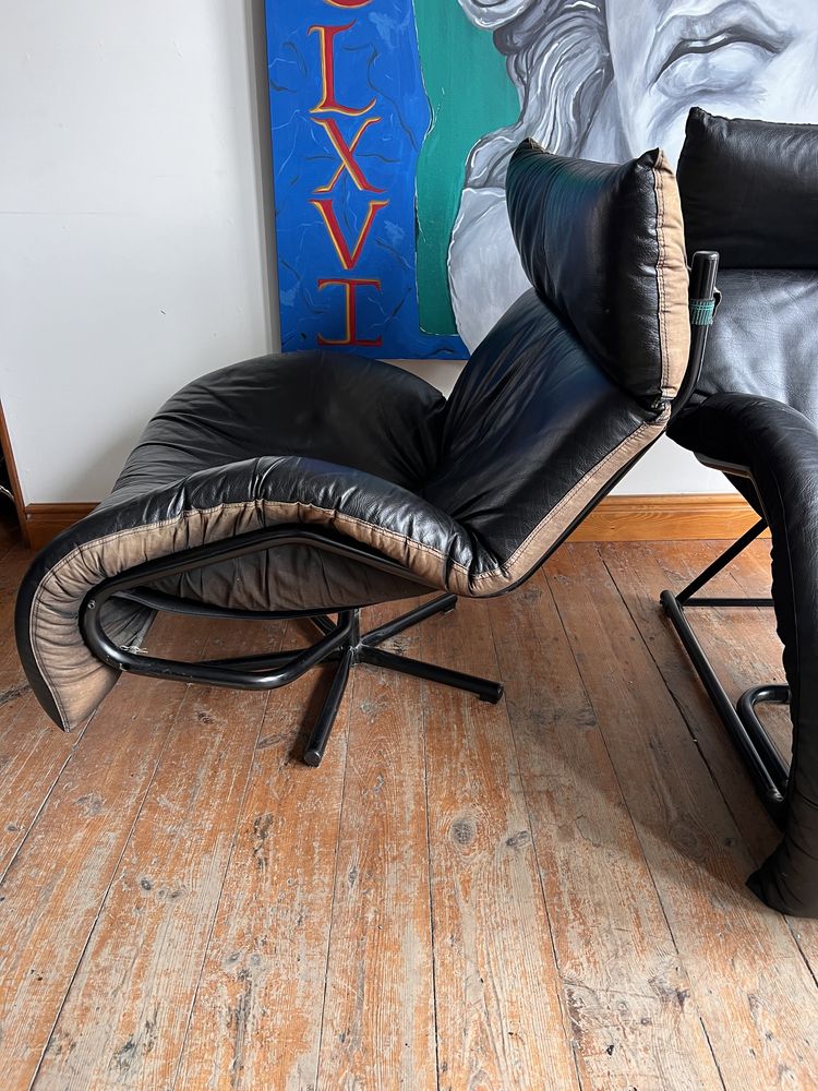 Postmodernistyczny fotel