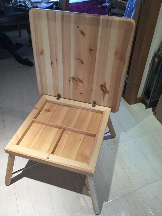 MESA com tampo rebatível para sala ou quarto de criança