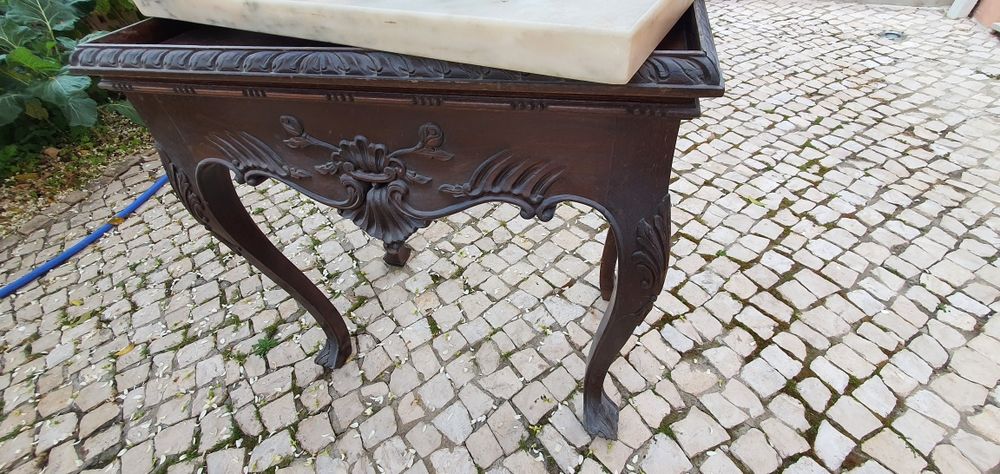 Mesa de TV com pedra mármore