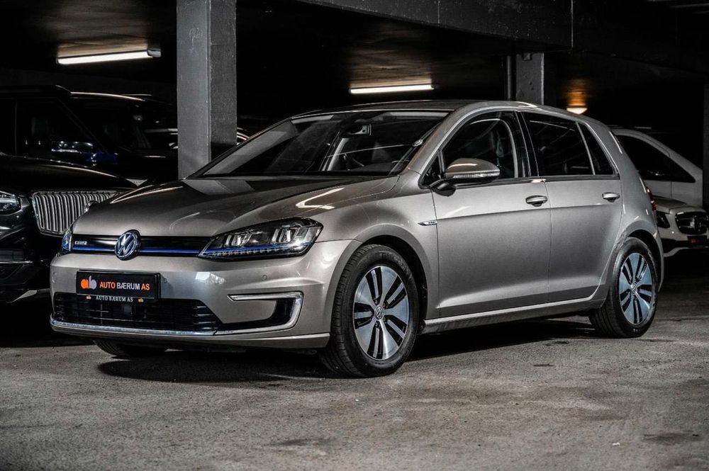 Volkswagen E-Golf 2015 року з Європи