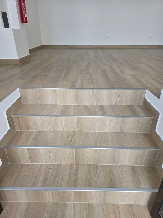 Arrenda-se espaço comercial/ escritórios - Barreiro