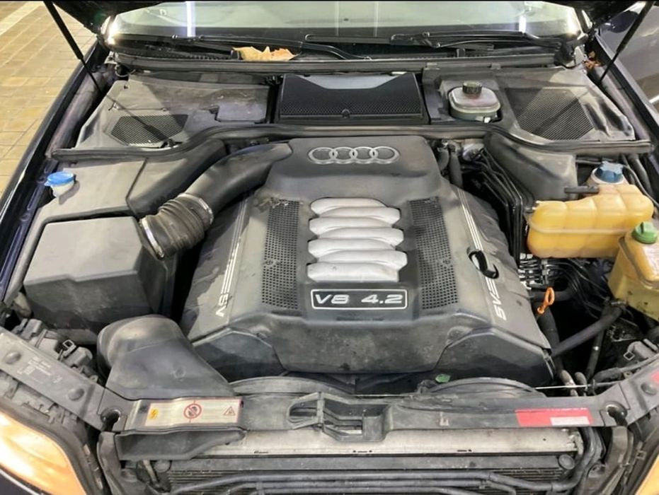 Audi A8 4.2 V8 quattro (310cv)  matrícula espanhola