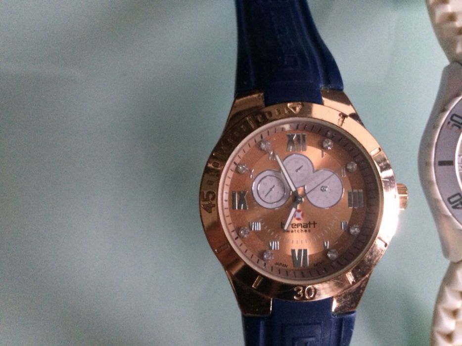 3 relógios com portes incluídos