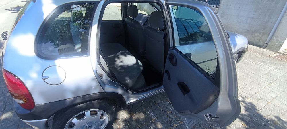 Opel corsa  1.0 gasolina
