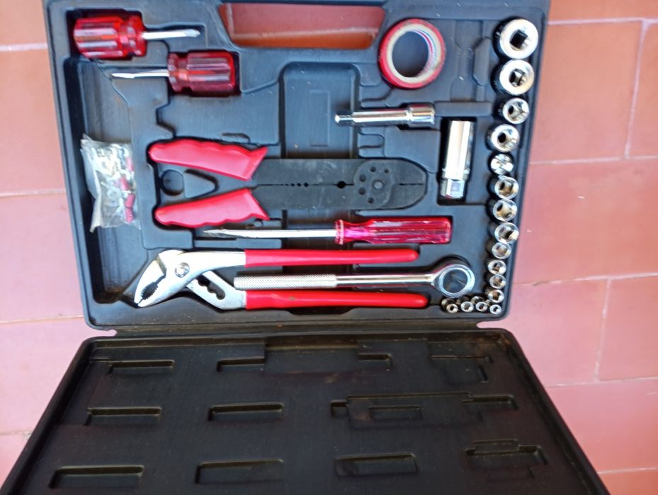 Caixa de ferramenta	26 peças -como novas