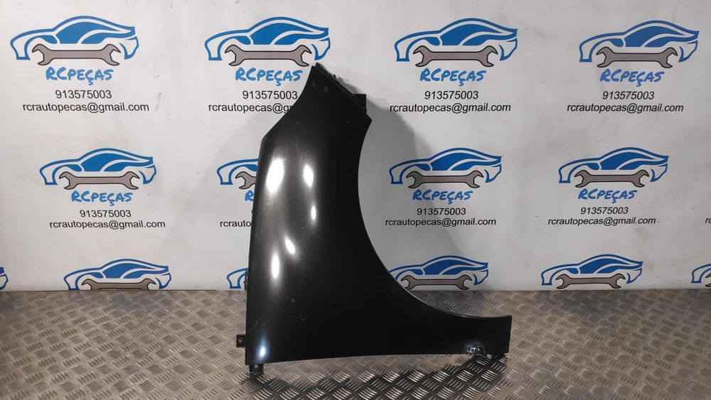 GUARDA-LAMAS DIREITO RENAULT 631000010R 631000010 RENAULT SCENIC III