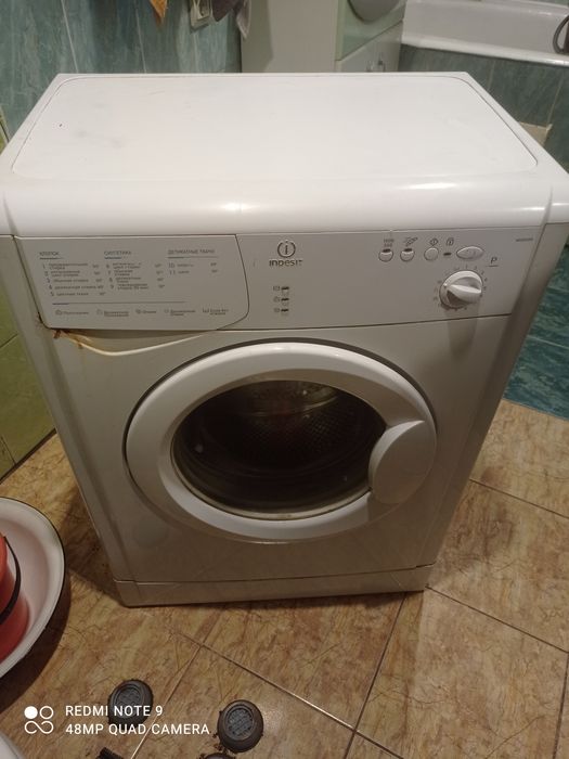 Продам Стиральную машину Indesit