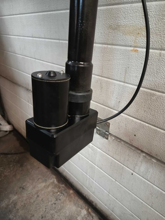 Siłownik do trackera -obrotnicy fotowoltaicznej