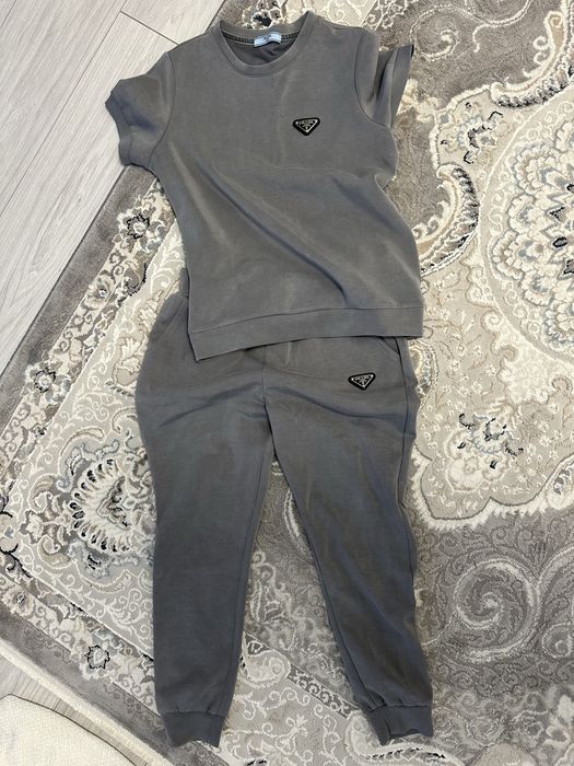 Костюм прада оригінальний