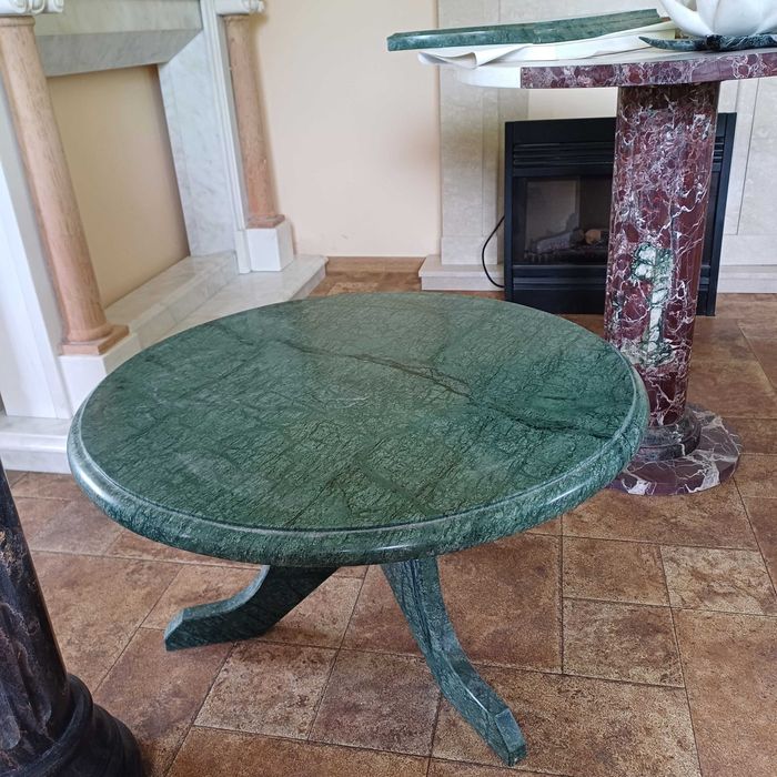 Журнальний стіл з мармуру